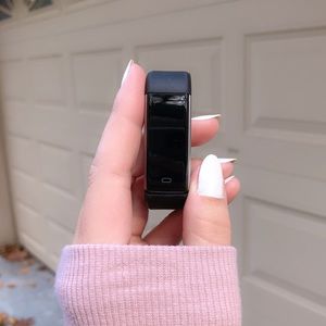 LETSCOM FITNESS TRACKER WATCH